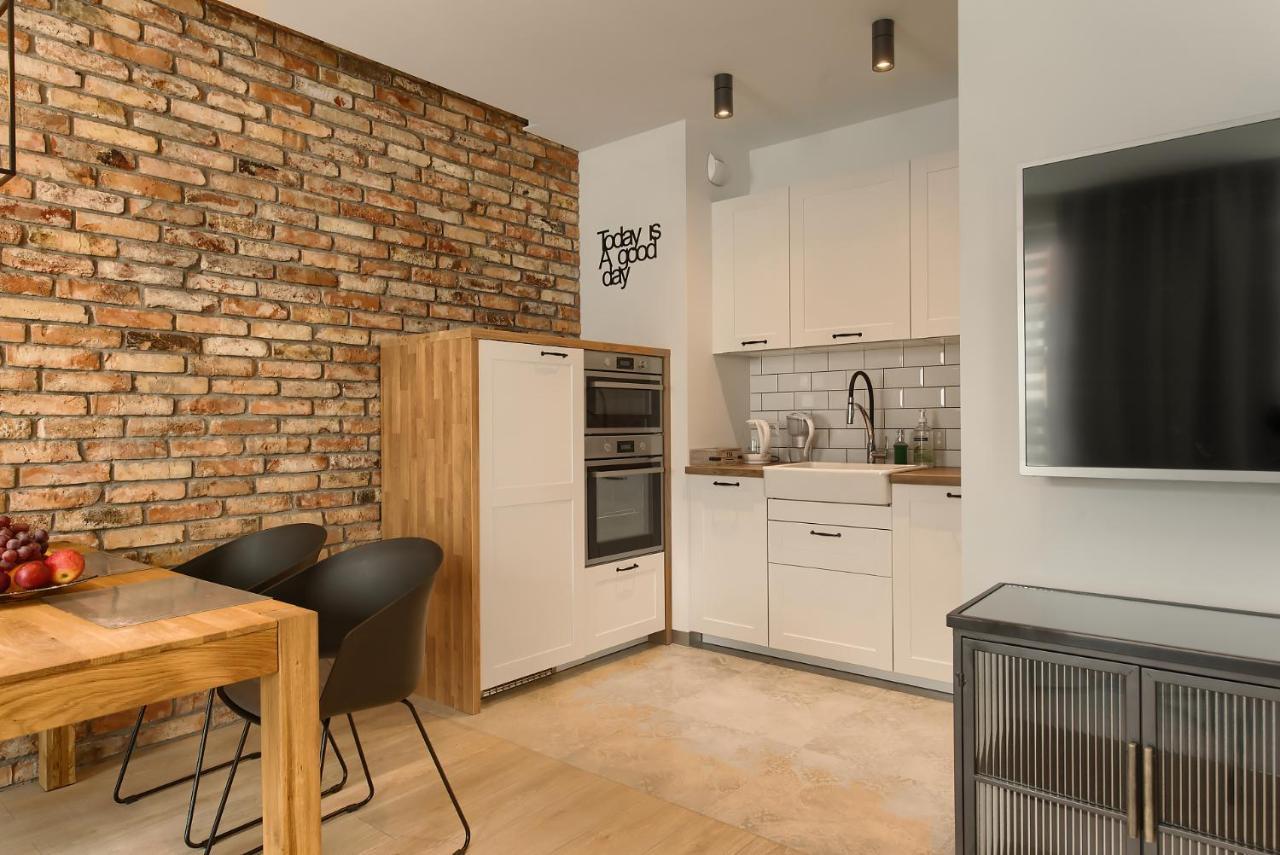 Zentrum Apartament Parking By Impero Poznań Eksteriør bilde